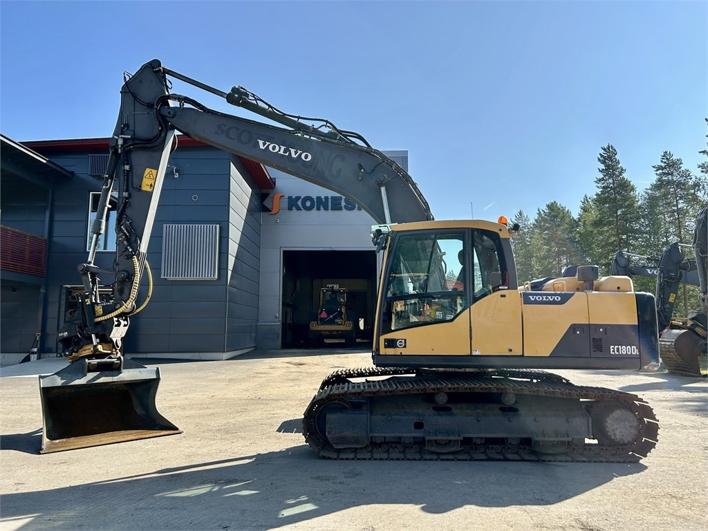 Volvo EC180DL PYÖRITTÄJÄLLÄ - Excavator pe şenile: Foto 1 Volvo EC180DL PYÖRITTÄJÄLLÄ - Excavator pe şenile: Foto 1