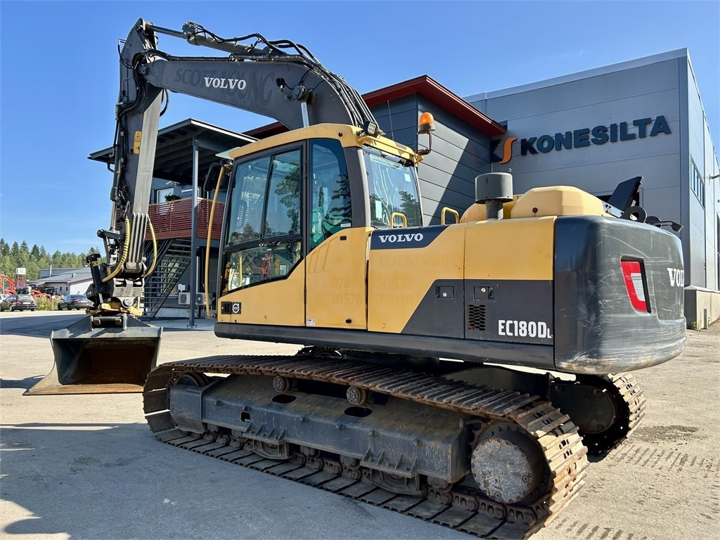 Volvo EC180DL PYÖRITTÄJÄLLÄ - Excavator pe şenile: Foto 3 Volvo EC180DL PYÖRITTÄJÄLLÄ - Excavator pe şenile: Foto 3