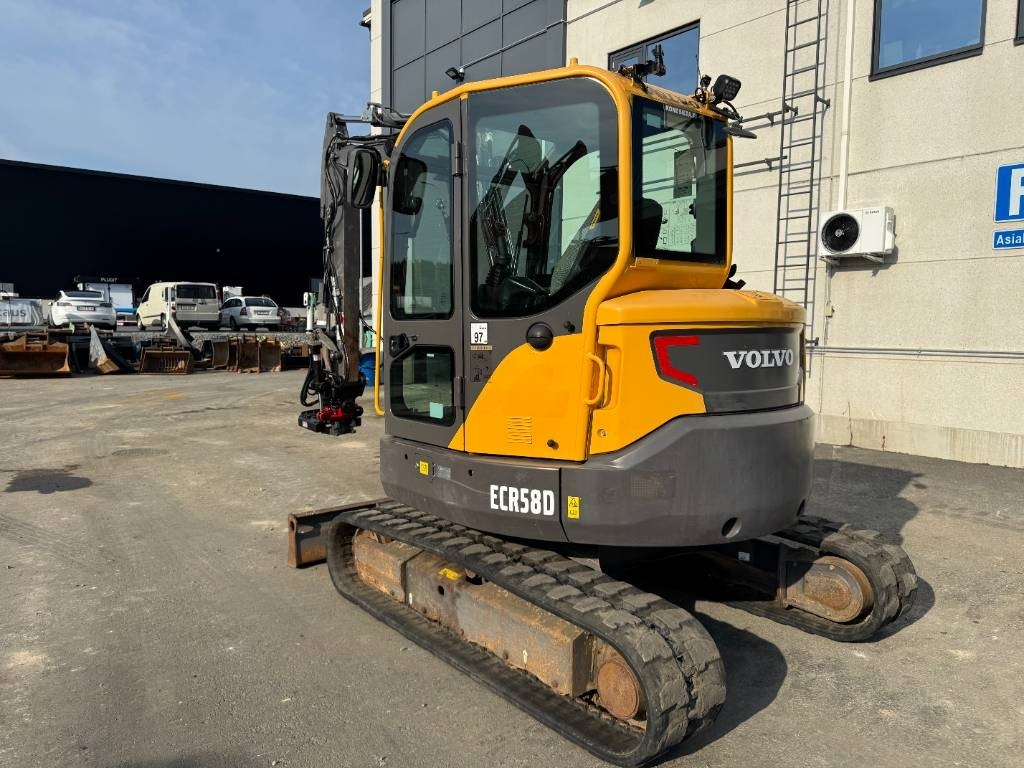 Volvo ECR58D PYÖRITTÄJÄLLÄ - Mini excavator: Foto 3 Volvo ECR58D PYÖRITTÄJÄLLÄ - Mini excavator: Foto 3