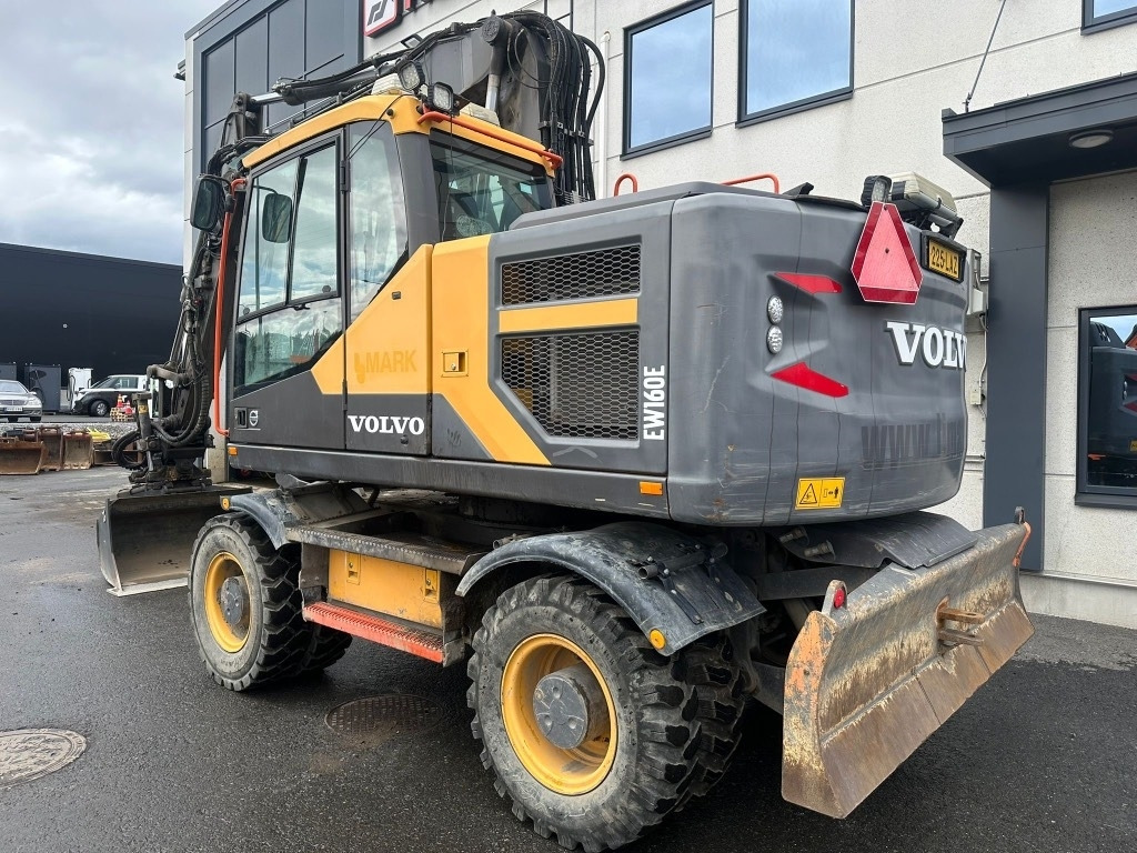Volvo EW160E PYÖRITTÄJÄLLÄ - Excavator pe roţi: Foto 4 Volvo EW160E PYÖRITTÄJÄLLÄ - Excavator pe roţi: Foto 4