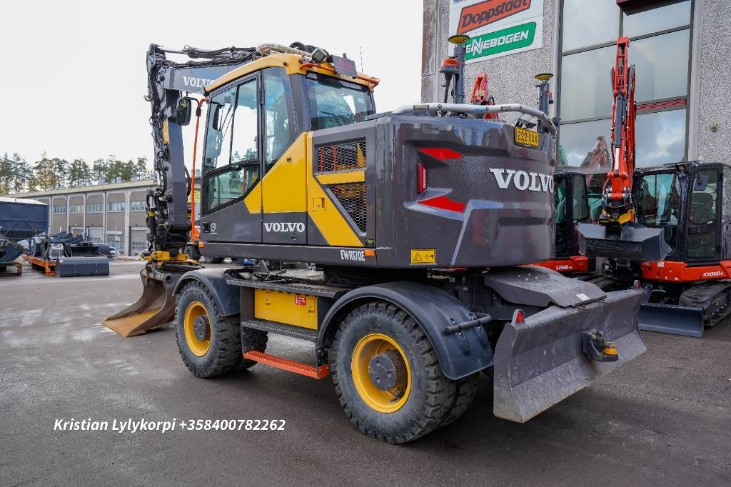 Volvo EWR170E HUIPPUVARUSTEET - Excavator pe roţi: Foto 2 Volvo EWR170E HUIPPUVARUSTEET - Excavator pe roţi: Foto 2