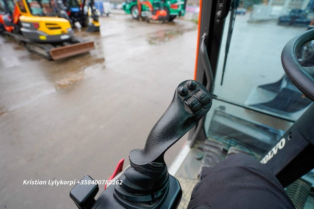 Excavator pe roţi nou Volvo EWR170E STAGE V NOVATRON 3D: Foto 24