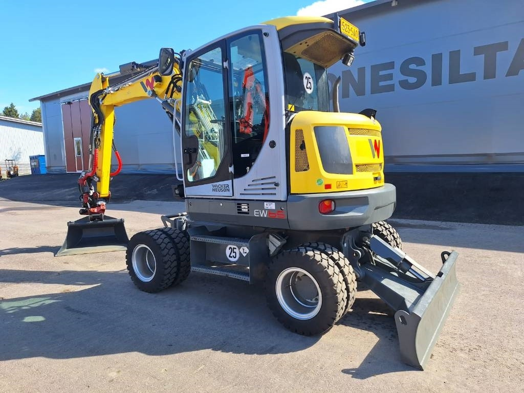 Wacker EW65 PYÖRITTÄJÄLLÄ - Excavator pe roţi: Foto 2 Wacker EW65 PYÖRITTÄJÄLLÄ - Excavator pe roţi: Foto 2