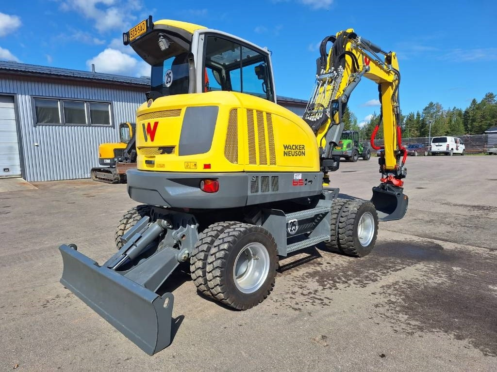 Wacker EW65 PYÖRITTÄJÄLLÄ - Excavator pe roţi: Foto 4 Wacker EW65 PYÖRITTÄJÄLLÄ - Excavator pe roţi: Foto 4