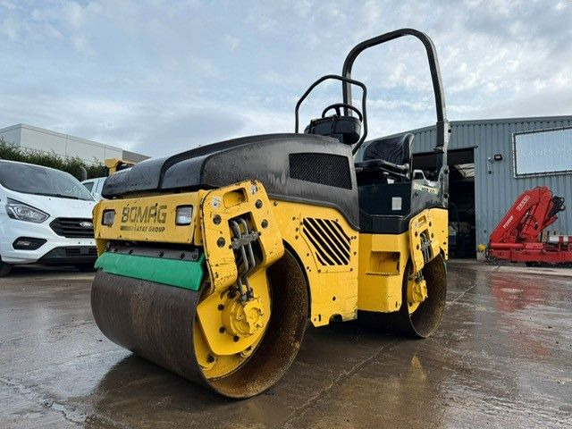BOMAG BW100 - Cilindru compactor pentru asfalt: Foto 2 BOMAG BW100 - Cilindru compactor pentru asfalt: Foto 2