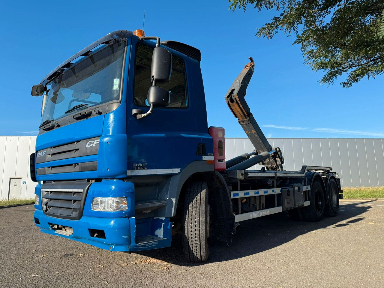 DAF CF85.360. Klima. E5. VDL. Tempomat - Camion cu cârlig: Foto 1 DAF CF85.360. Klima. E5. VDL. Tempomat - Camion cu cârlig: Foto 1