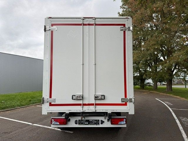 MAN TGE 3-140. Koffer 4.30m. Klima. Navi. Tempomat. - Autoutilitară box: Foto 4 MAN TGE 3-140. Koffer 4.30m. Klima. Navi. Tempomat. - Autoutilitară box: Foto 4