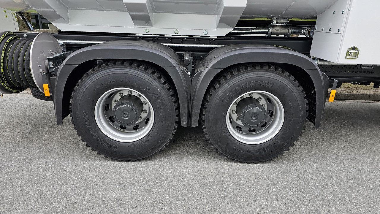 Camion cisternă pentru transport de combustibili nou MERCEDES-BENZ Actros 3340 ADR Euro 3: Foto 11