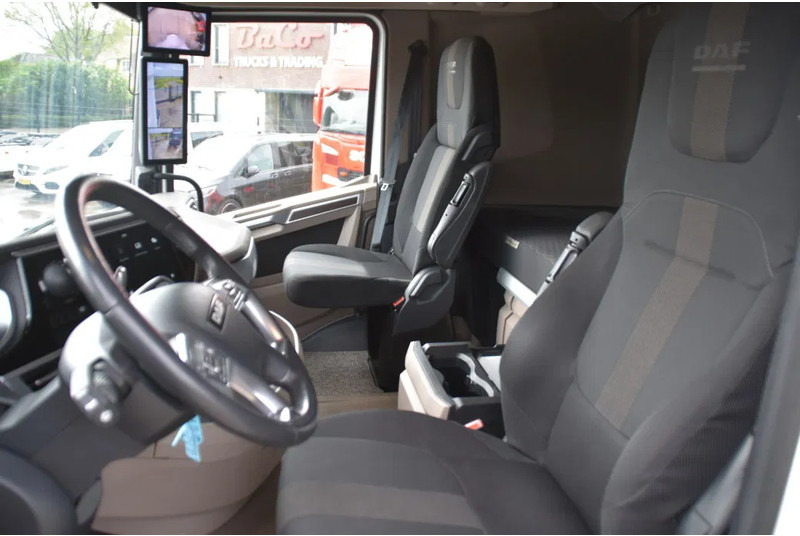 DAF XG 480 4x2 - 230 TKM - CAMERA SYSTEM - PARK. AIRCO - 2 x FUEL TANKS - APPLE CARPLAY/ANDROID - LED LIGHTS - TOP CONDITION - - Cap tractor: Foto 4 DAF XG 480 4x2 - 230 TKM - CAMERA SYSTEM - PARK. AIRCO - 2 x FUEL TANKS - APPLE CARPLAY/ANDROID - LED LIGHTS - TOP CONDITION - - Cap tractor: Foto 4