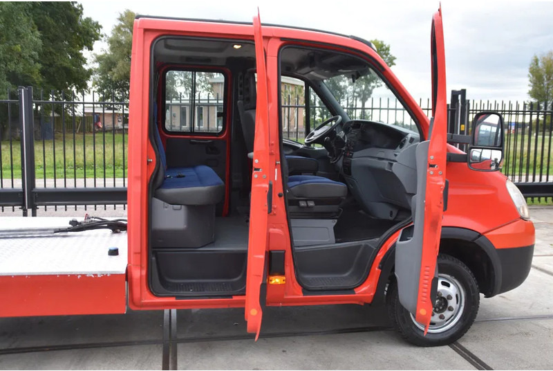Iveco 40C18 - MANUAL - EURO 4 - 341 TKM - RADIO - BACKSEAT - 4 DOORS - GOOD CONDITION - - Cap tractor: Foto 4 Iveco 40C18 - MANUAL - EURO 4 - 341 TKM - RADIO - BACKSEAT - 4 DOORS - GOOD CONDITION - - Cap tractor: Foto 4