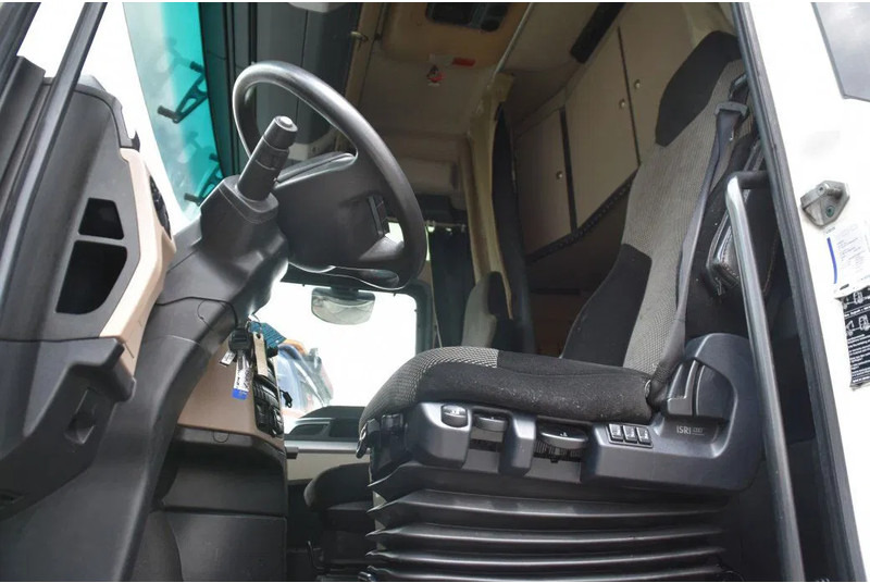 MAN TGX 18.420 - EURO 6 - ADR FL - PARK. AIRCO - NAVI - PTO - XENON LIGHTS - TOP CONDITION - - Cap tractor: Foto 4 MAN TGX 18.420 - EURO 6 - ADR FL - PARK. AIRCO - NAVI - PTO - XENON LIGHTS - TOP CONDITION - - Cap tractor: Foto 4