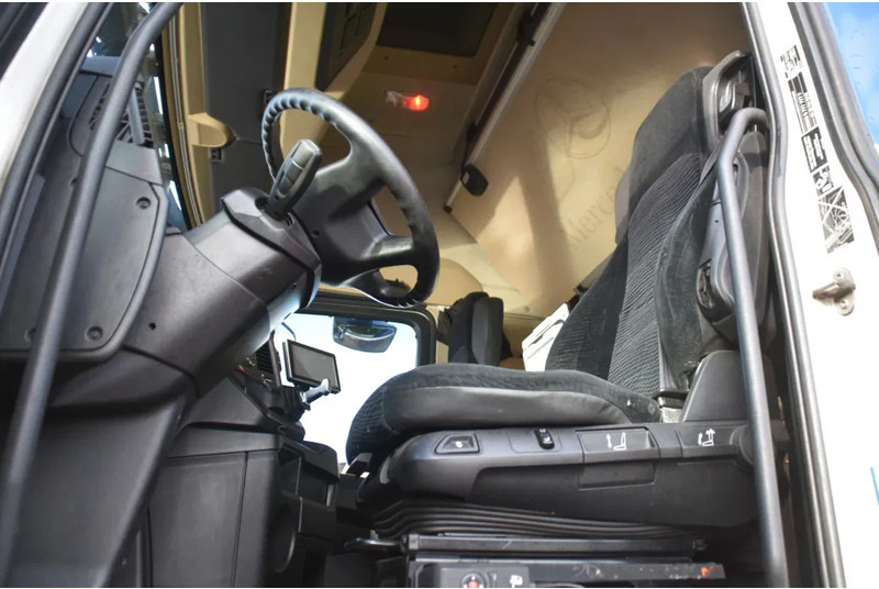 Mercedes-Benz Actros 2548 6x2/4 - EURO 6 - AIRCO - CAB HEATER - 2 BEDS - DIFF. LOCK - GOOD CONDITION - - Cap tractor: Foto 4 Mercedes-Benz Actros 2548 6x2/4 - EURO 6 - AIRCO - CAB HEATER - 2 BEDS - DIFF. LOCK - GOOD CONDITION - - Cap tractor: Foto 4