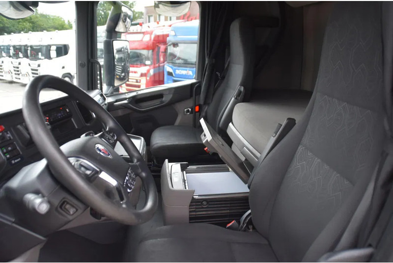 Scania S450 NGS 4x2NB - FULL AIR - RETARDER - ACC - PARK. AIRCO - 2 x FUEL TANKS - TOP CONDITION - - Cap tractor: Foto 5 Scania S450 NGS 4x2NB - FULL AIR - RETARDER - ACC - PARK. AIRCO - 2 x FUEL TANKS - TOP CONDITION - - Cap tractor: Foto 5