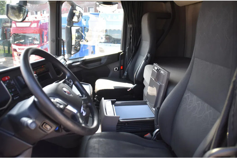 Scania S450 NGS 4x2NB - FULL AIR - RETARDER - ACC - PARK. AIRCO - 2 x FUEL TANKS - TOP CONDITION - - Cap tractor: Foto 5 Scania S450 NGS 4x2NB - FULL AIR - RETARDER - ACC - PARK. AIRCO - 2 x FUEL TANKS - TOP CONDITION - - Cap tractor: Foto 5