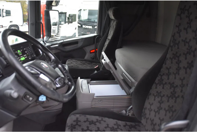 Scania S450 NGS 4x2NB - NEW TACHO - ADR FL - FULL AIR - PTO - RETARDER - 659 TKM - 4 POINT AIR SUSP. REAR - 2 x FUEL TANKS - LED LIGHTS - Cap tractor: Foto 5 Scania S450 NGS 4x2NB - NEW TACHO - ADR FL - FULL AIR - PTO - RETARDER - 659 TKM - 4 POINT AIR SUSP. REAR - 2 x FUEL TANKS - LED LIGHTS - Cap tractor: Foto 5
