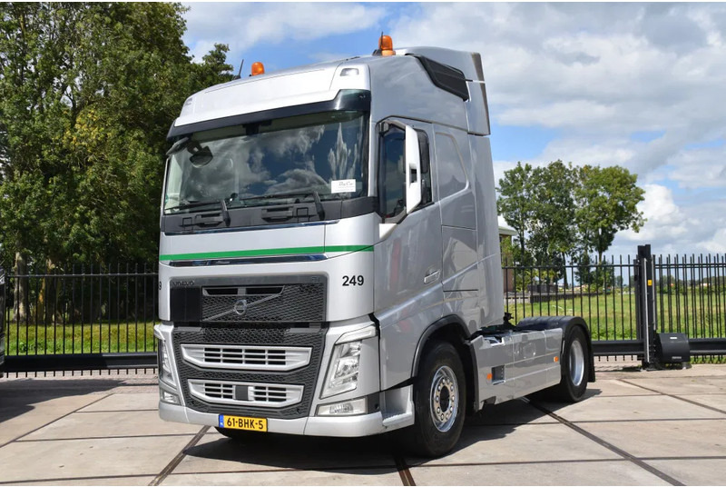 Volvo FH 420 Globe 4x2 - ADR FL - 628 TKM - PTO - AIRCO - DIFF. LOCK - TOP CONDITION - - Cap tractor: Foto 2 Volvo FH 420 Globe 4x2 - ADR FL - 628 TKM - PTO - AIRCO - DIFF. LOCK - TOP CONDITION - - Cap tractor: Foto 2