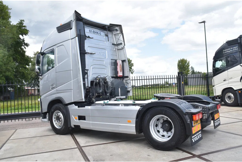 Volvo FH 420 Globe 4x2 - ADR FL - 628 TKM - PTO - AIRCO - DIFF. LOCK - TOP CONDITION - - Cap tractor: Foto 3 Volvo FH 420 Globe 4x2 - ADR FL - 628 TKM - PTO - AIRCO - DIFF. LOCK - TOP CONDITION - - Cap tractor: Foto 3