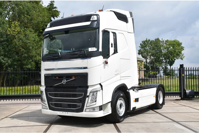 Volvo FH 460 Globe 4x2 - FULL AIR - 628 TKM - HYDRAULIC SYSTEM - PTO - NAVI - 2 x FUEL TANKS - - Cap tractor: Foto 2 Volvo FH 460 Globe 4x2 - FULL AIR - 628 TKM - HYDRAULIC SYSTEM - PTO - NAVI - 2 x FUEL TANKS - - Cap tractor: Foto 2