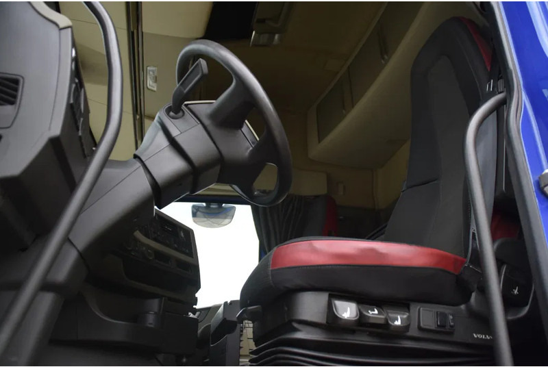 Volvo FH 500 Globetrotter 6x2/4 - EURO 6 - 769 TKM - AIRCO - 2 x FUEL TANKS - TOP CONDITION - - Cap tractor: Foto 4 Volvo FH 500 Globetrotter 6x2/4 - EURO 6 - 769 TKM - AIRCO - 2 x FUEL TANKS - TOP CONDITION - - Cap tractor: Foto 4