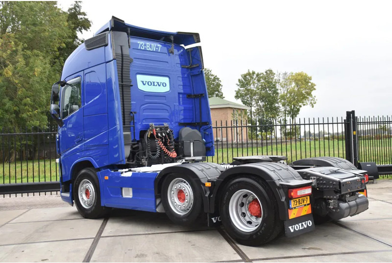Volvo FH 500 Globetrotter 6x2/4 - EURO 6 - 769 TKM - AIRCO - 2 x FUEL TANKS - TOP CONDITION - - Cap tractor: Foto 3 Volvo FH 500 Globetrotter 6x2/4 - EURO 6 - 769 TKM - AIRCO - 2 x FUEL TANKS - TOP CONDITION - - Cap tractor: Foto 3