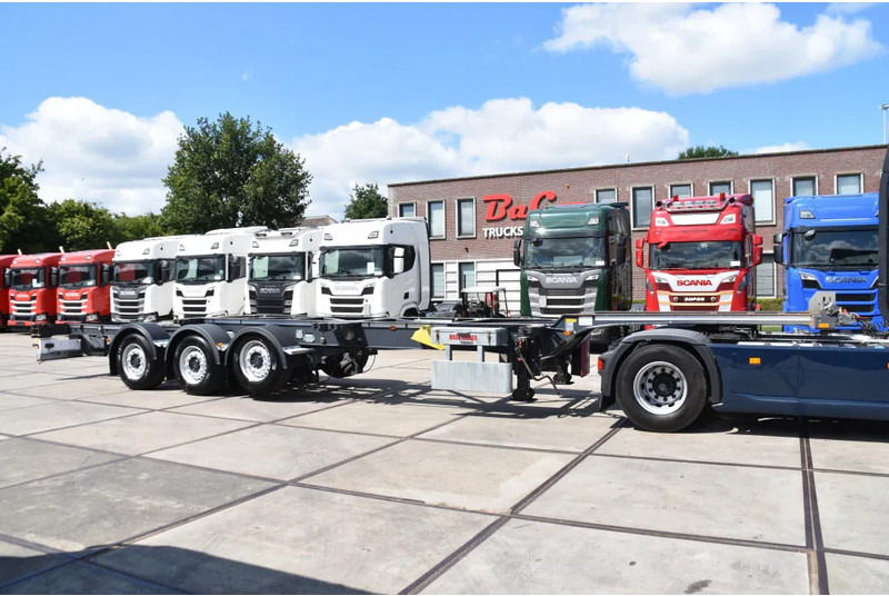 Renders HASTRAILER FCC - ALL CONNECTIONS - LIFT AXLE - 2 x EXTENDABLE - SAF AXLES - DISC BRAKES - EXCELLENT CONDITION - - Semiremorcă transport containere/ Swap body: Foto 1 Renders HASTRAILER FCC - ALL CONNECTIONS - LIFT AXLE - 2 x EXTENDABLE - SAF AXLES - DISC BRAKES - EXCELLENT CONDITION - - Semiremorcă transport containere/ Swap body: Foto 1