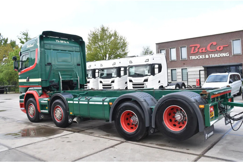 Scania R520 HL V8 8x2 - EURO 6 - MANUAL - RETARDER - WHEELBASE: 510 cm - 10 TONS FRONT AXLE - XENON - - Camion transport containere/ Swap body: Foto 3 Scania R520 HL V8 8x2 - EURO 6 - MANUAL - RETARDER - WHEELBASE: 510 cm - 10 TONS FRONT AXLE - XENON - - Camion transport containere/ Swap body: Foto 3