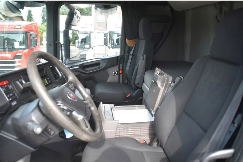 Scania S520 V8 NGS 6x2*4NB - THERMO KING - RETARDER - FULL AIR - WHEELBASE: 515 CM - LED LIGHTS - TOP CONDITION - - Camion frigider: Foto 4 Scania S520 V8 NGS 6x2*4NB - THERMO KING - RETARDER - FULL AIR - WHEELBASE: 515 CM - LED LIGHTS - TOP CONDITION - - Camion frigider: Foto 4