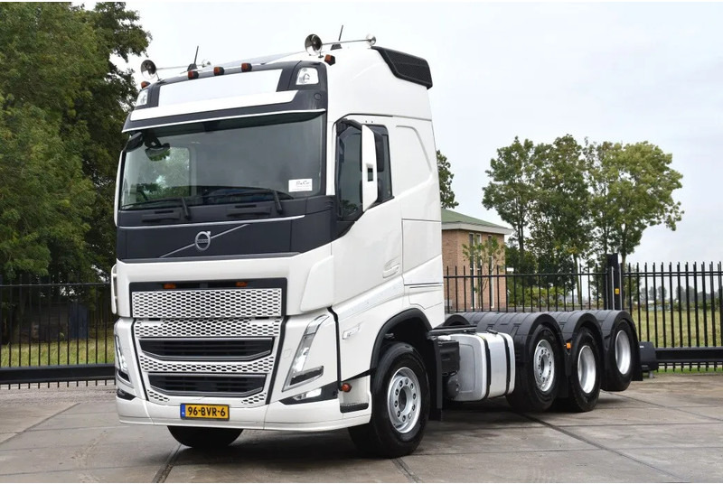Volvo FH 500 Globe 8x2/4 - 147 TKM - PARK. AIRCO - 10 TONS FRONT AXLE - LEATHER SEATS - PTO - LED LIGHTS - TOP CONDITION - - Camion şasiu: Foto 2 Volvo FH 500 Globe 8x2/4 - 147 TKM - PARK. AIRCO - 10 TONS FRONT AXLE - LEATHER SEATS - PTO - LED LIGHTS - TOP CONDITION - - Camion şasiu: Foto 2