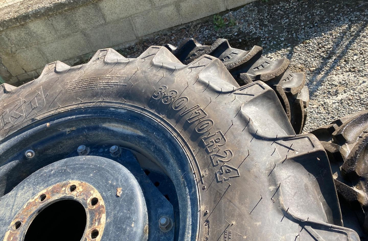 Pneumatico trattore - Roată completă pentru Tractor agricol: Foto 3 Pneumatico trattore - Roată completă pentru Tractor agricol: Foto 3