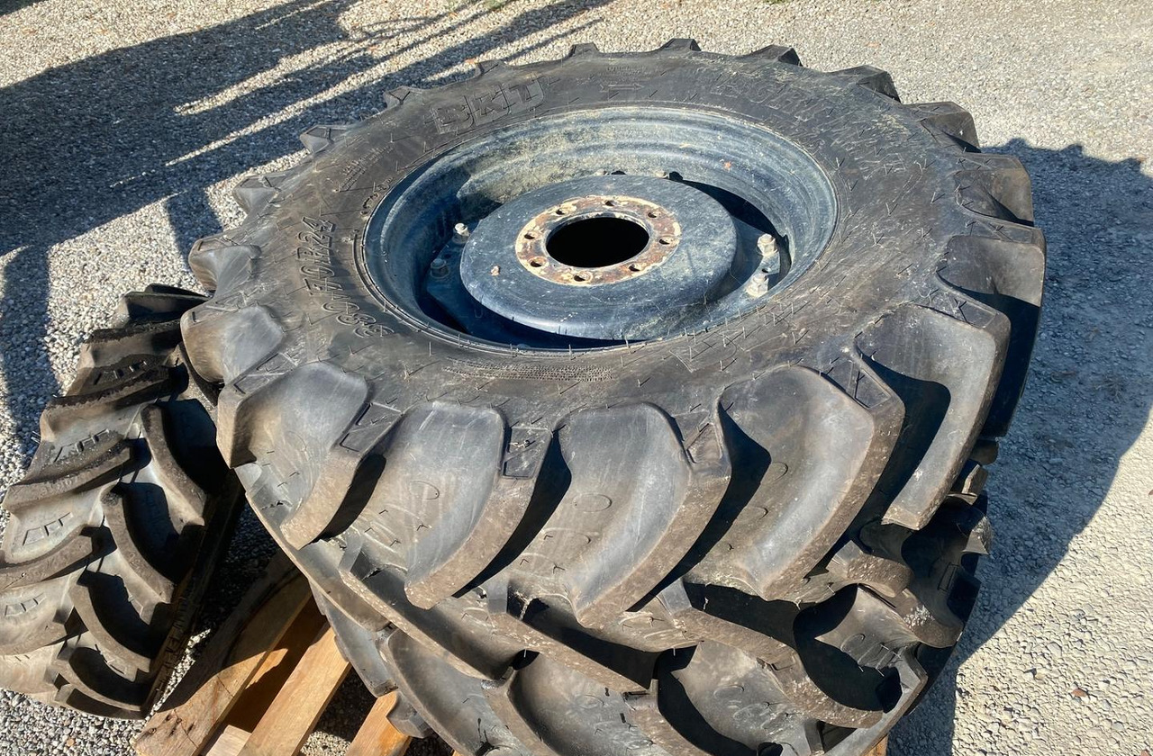 Pneumatico trattore - Roată completă pentru Tractor agricol: Foto 5 Pneumatico trattore - Roată completă pentru Tractor agricol: Foto 5