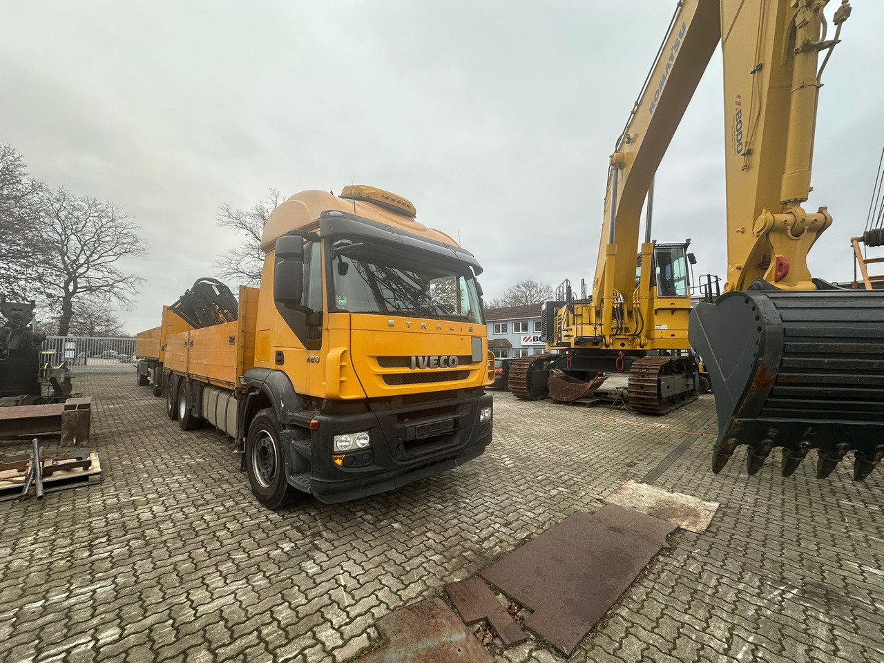 IVECO STRALIS 420 truck open box with TEREX loading crane 290.2E-A3 - Camion cu cârlig, Camion cu macara: Foto 1 IVECO STRALIS 420 truck open box with TEREX loading crane 290.2E-A3 - Camion cu cârlig, Camion cu macara: Foto 1