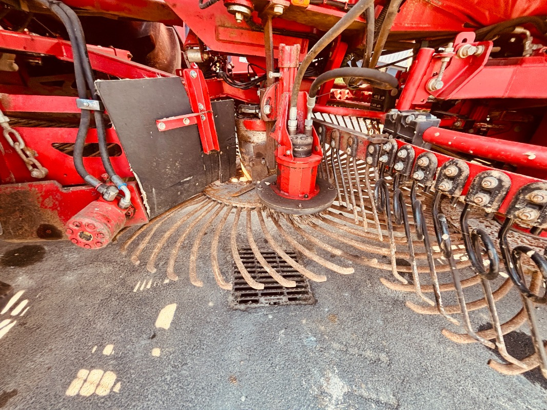 Grimme REXOR 6200 - Maşină pentru prelucrarea solului: Foto 3 Grimme REXOR 6200 - Maşină pentru prelucrarea solului: Foto 3