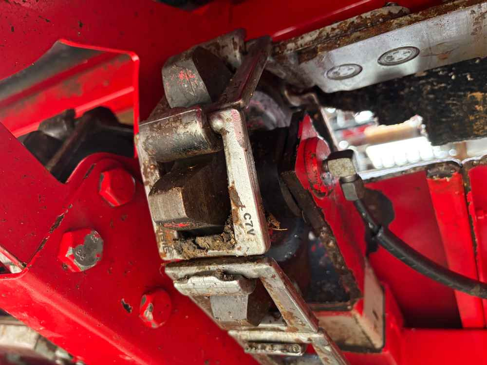 Maşină pentru prelucrarea solului Holmer T4-30: Foto 22