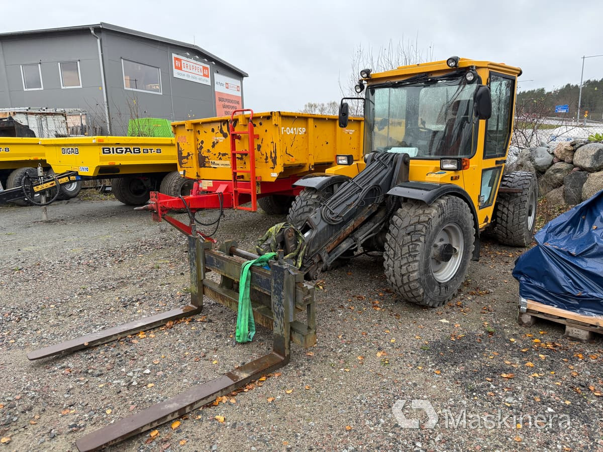 Redskapsbärare Lundberg 4200 LS Teleskop (Repobjekt) - Alte utilaje: Foto 2 Redskapsbärare Lundberg 4200 LS Teleskop (Repobjekt) - Alte utilaje: Foto 2