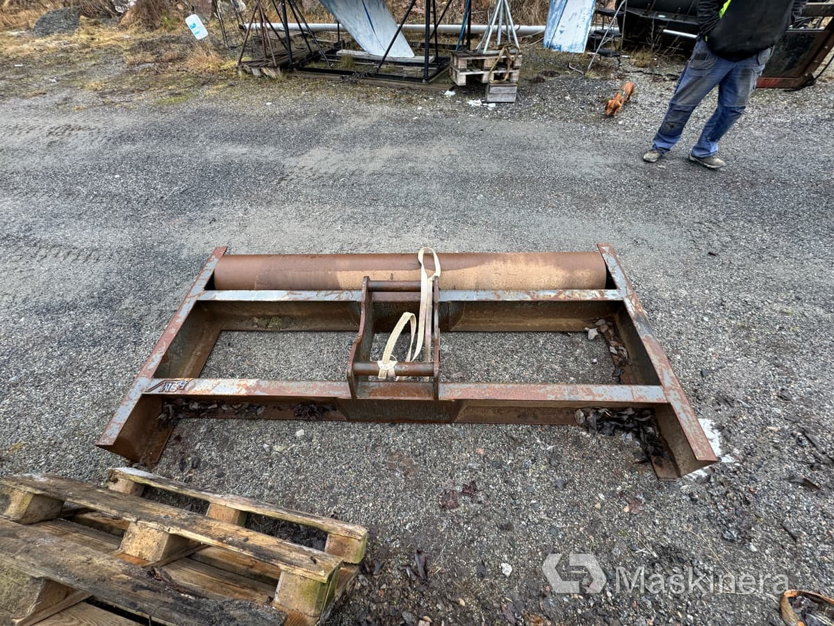 BSM Planeringsbalk med rulle S60 - Ataşament pentru Utilaje constructii: Foto 4 BSM Planeringsbalk med rulle S60 - Ataşament pentru Utilaje constructii: Foto 4