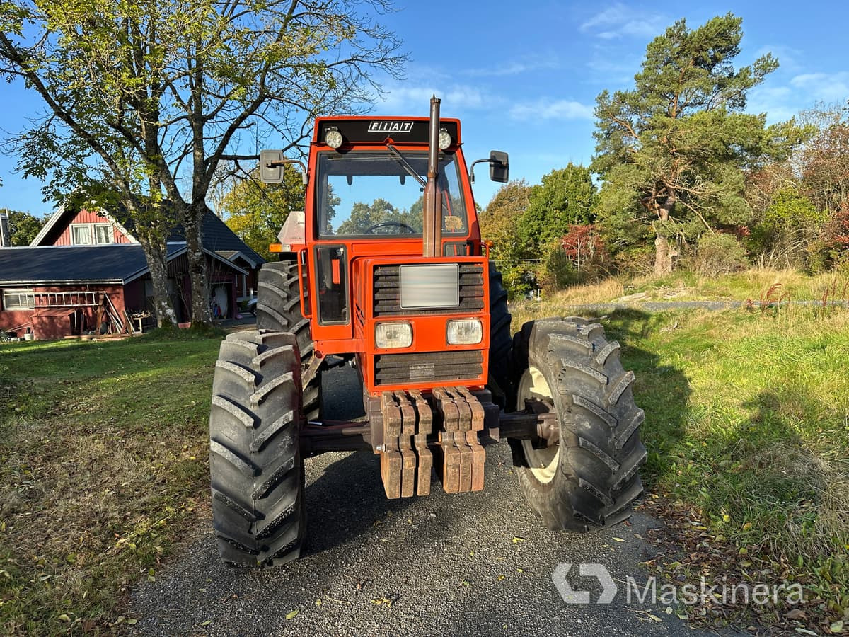 Fiat 880DT Traktor Fiat 880DT - Tractor agricol: Foto 2 Fiat 880DT Traktor Fiat 880DT - Tractor agricol: Foto 2