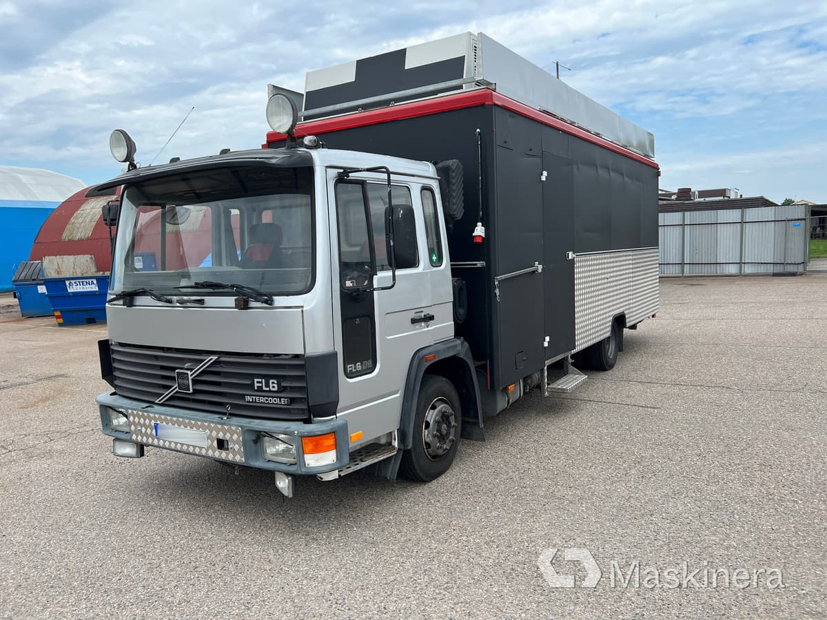Foodtruck Volvo FL611 4X2 - Autorulota comerciala: Foto 1 Foodtruck Volvo FL611 4X2 - Autorulota comerciala: Foto 1