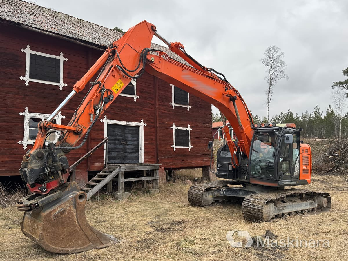 Grävmaskin Hitachi ZX225USLC-5B med redskap - Excavator pe şenile: Foto 1 Grävmaskin Hitachi ZX225USLC-5B med redskap - Excavator pe şenile: Foto 1