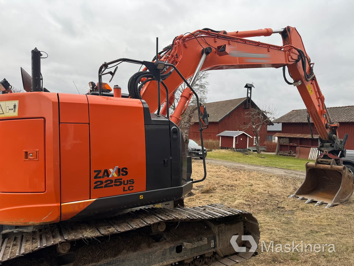 Grävmaskin Hitachi ZX225USLC-5B med redskap - Excavator pe şenile: Foto 5 Grävmaskin Hitachi ZX225USLC-5B med redskap - Excavator pe şenile: Foto 5