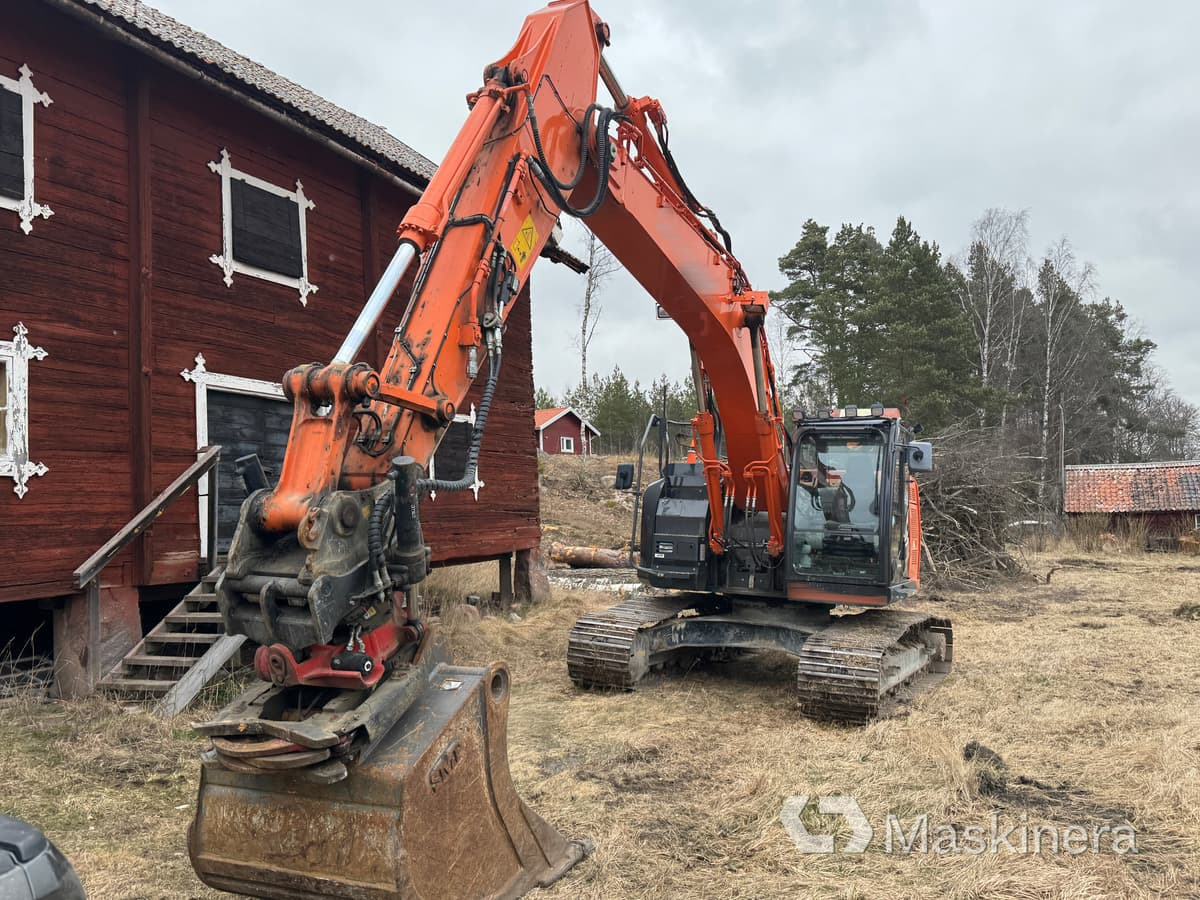 Grävmaskin Hitachi ZX225USLC-5B med redskap - Excavator pe şenile: Foto 2 Grävmaskin Hitachi ZX225USLC-5B med redskap - Excavator pe şenile: Foto 2