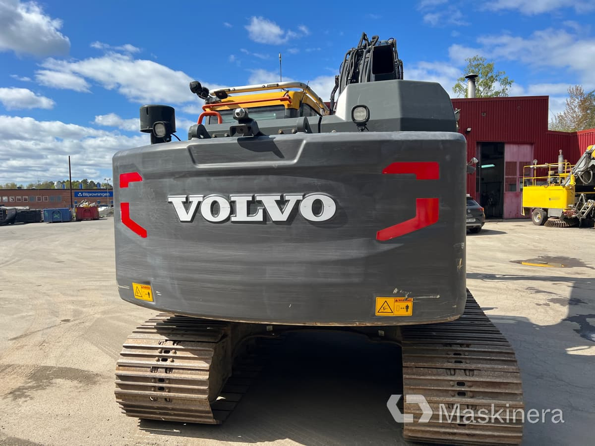 Grävmaskin Volvo EC140EL med 3 skopor - Excavator pe şenile: Foto 5 Grävmaskin Volvo EC140EL med 3 skopor - Excavator pe şenile: Foto 5