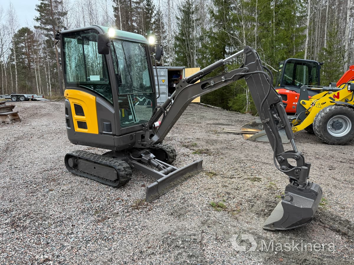 Grävmaskin Volvo EC18C med redskap - Excavator pe şenile: Foto 3 Grävmaskin Volvo EC18C med redskap - Excavator pe şenile: Foto 3