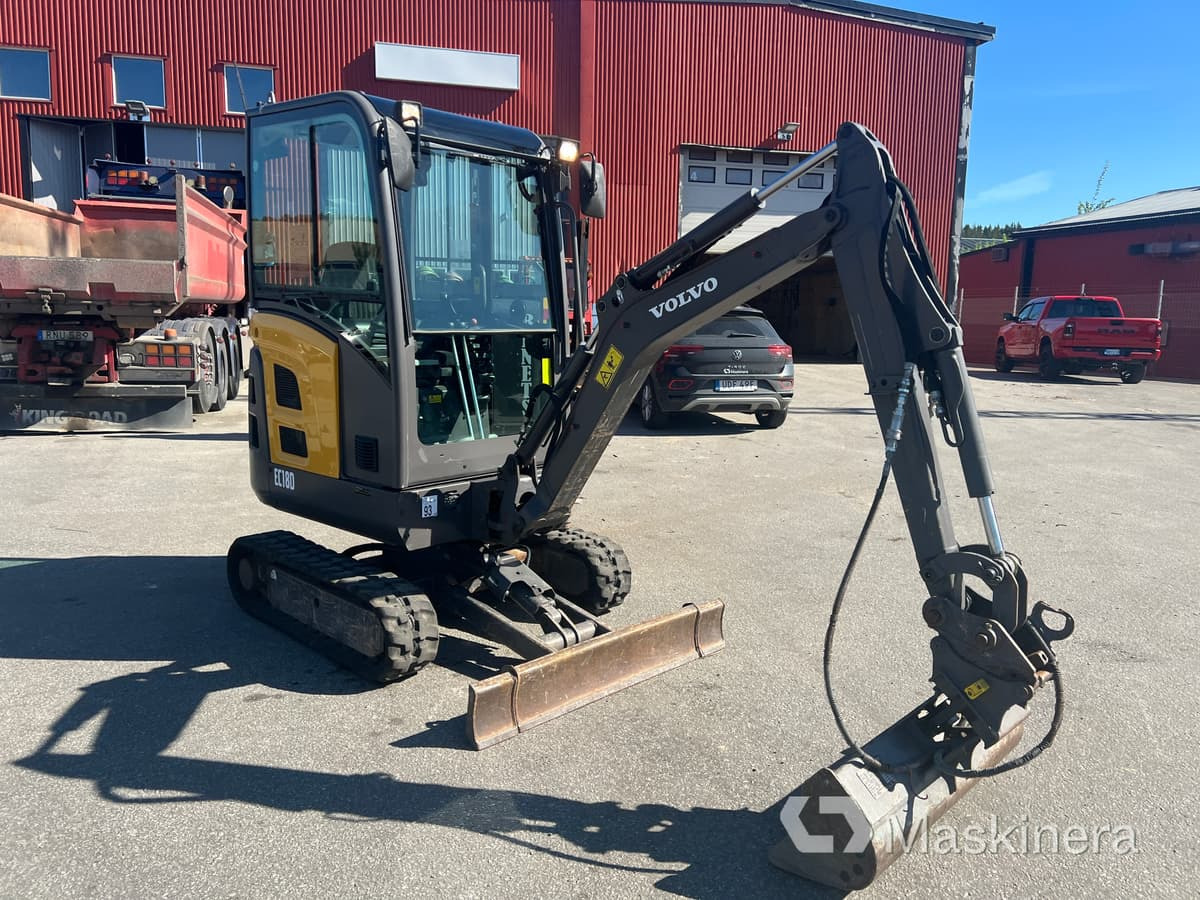 Grävmaskin Volvo EC18D med maskintrailer och redskap - Excavator pe şenile: Foto 4 Grävmaskin Volvo EC18D med maskintrailer och redskap - Excavator pe şenile: Foto 4