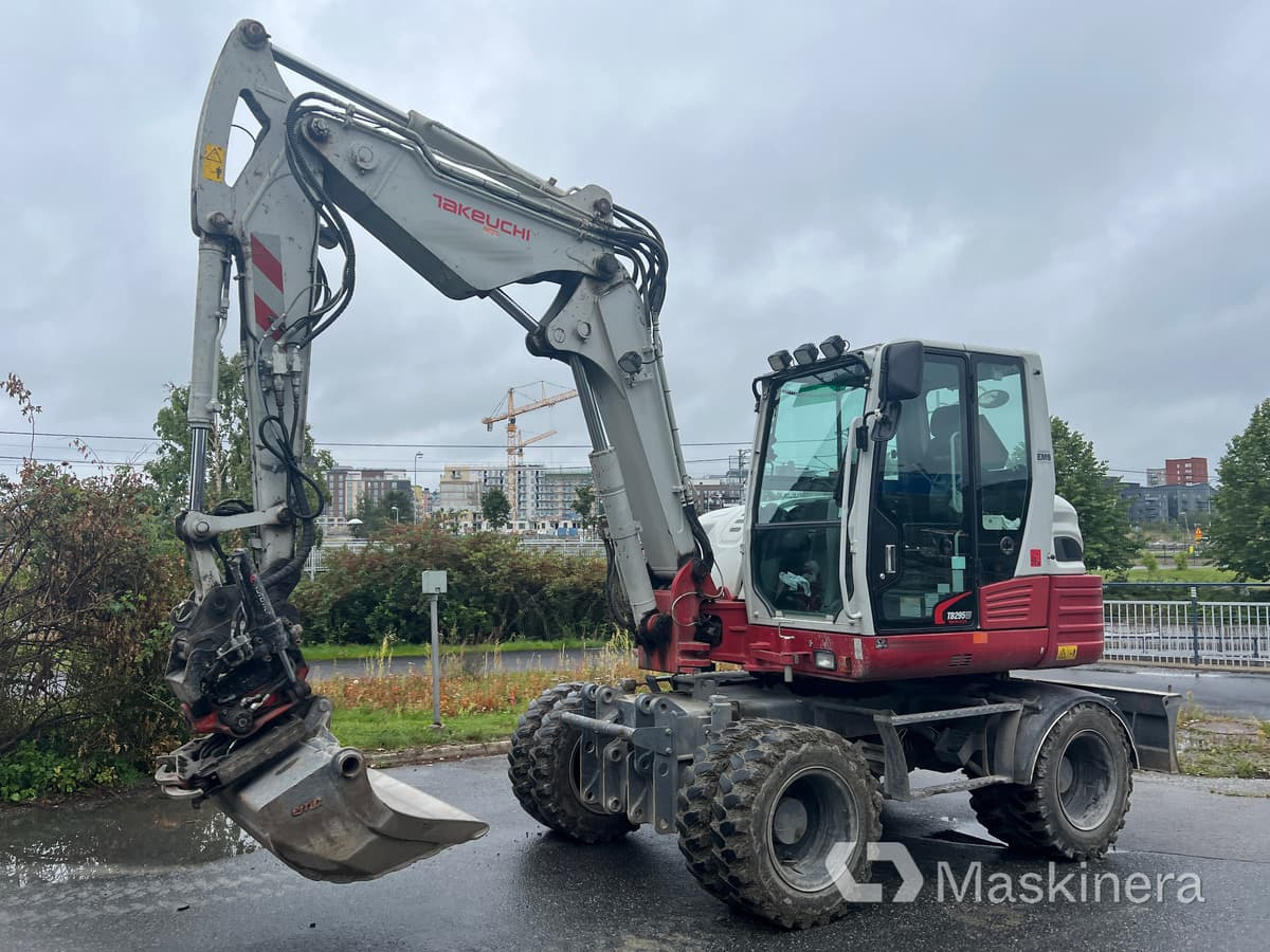 Hjulgrävare Takeuchi TB295W - Excavator pe şenile: Foto 1 Hjulgrävare Takeuchi TB295W - Excavator pe şenile: Foto 1