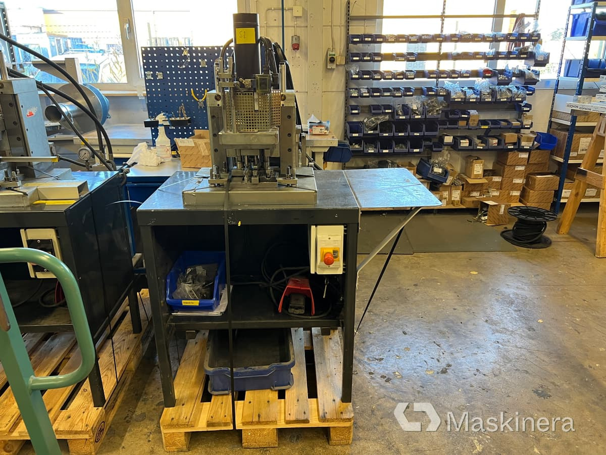 Hydraulisk press Santas Mekaniska DS88 - Abkant: Foto 1 Hydraulisk press Santas Mekaniska DS88 - Abkant: Foto 1