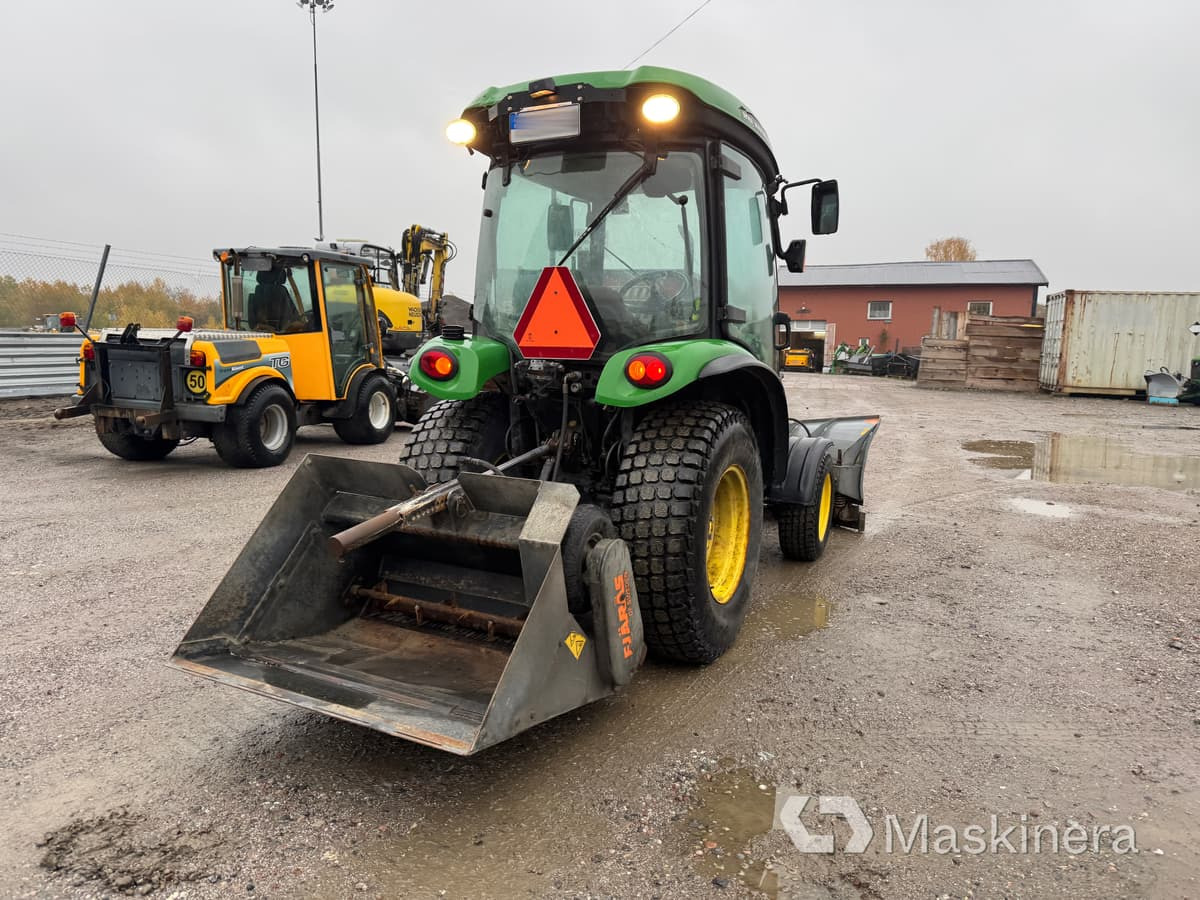 Kompakttraktor John Deere 3720 - Tractor mic: Foto 5 Kompakttraktor John Deere 3720 - Tractor mic: Foto 5