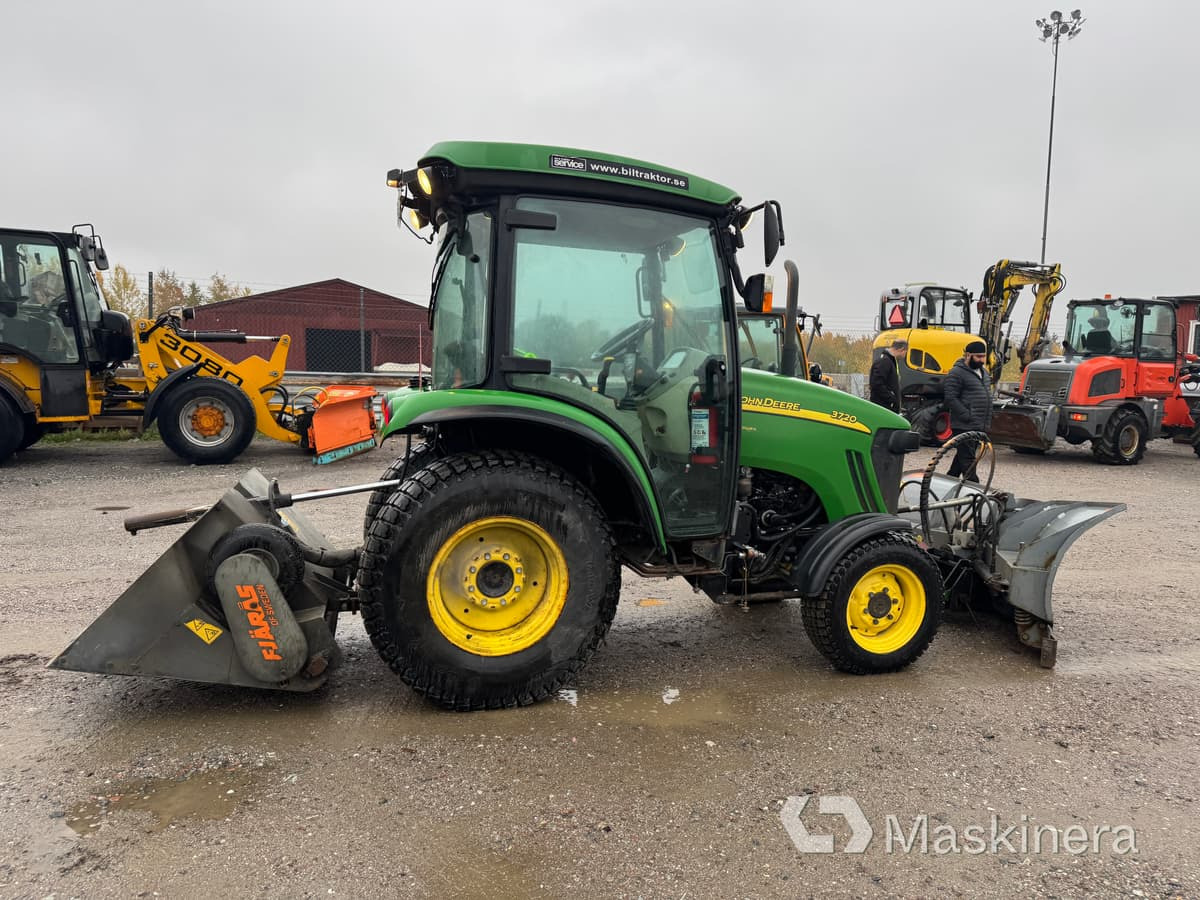 Kompakttraktor John Deere 3720 - Tractor mic: Foto 4 Kompakttraktor John Deere 3720 - Tractor mic: Foto 4