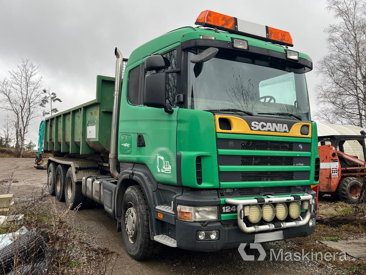 Lastväxlare Scania R124GB8X4 - Camion cu cârlig: Foto 1 Lastväxlare Scania R124GB8X4 - Camion cu cârlig: Foto 1
