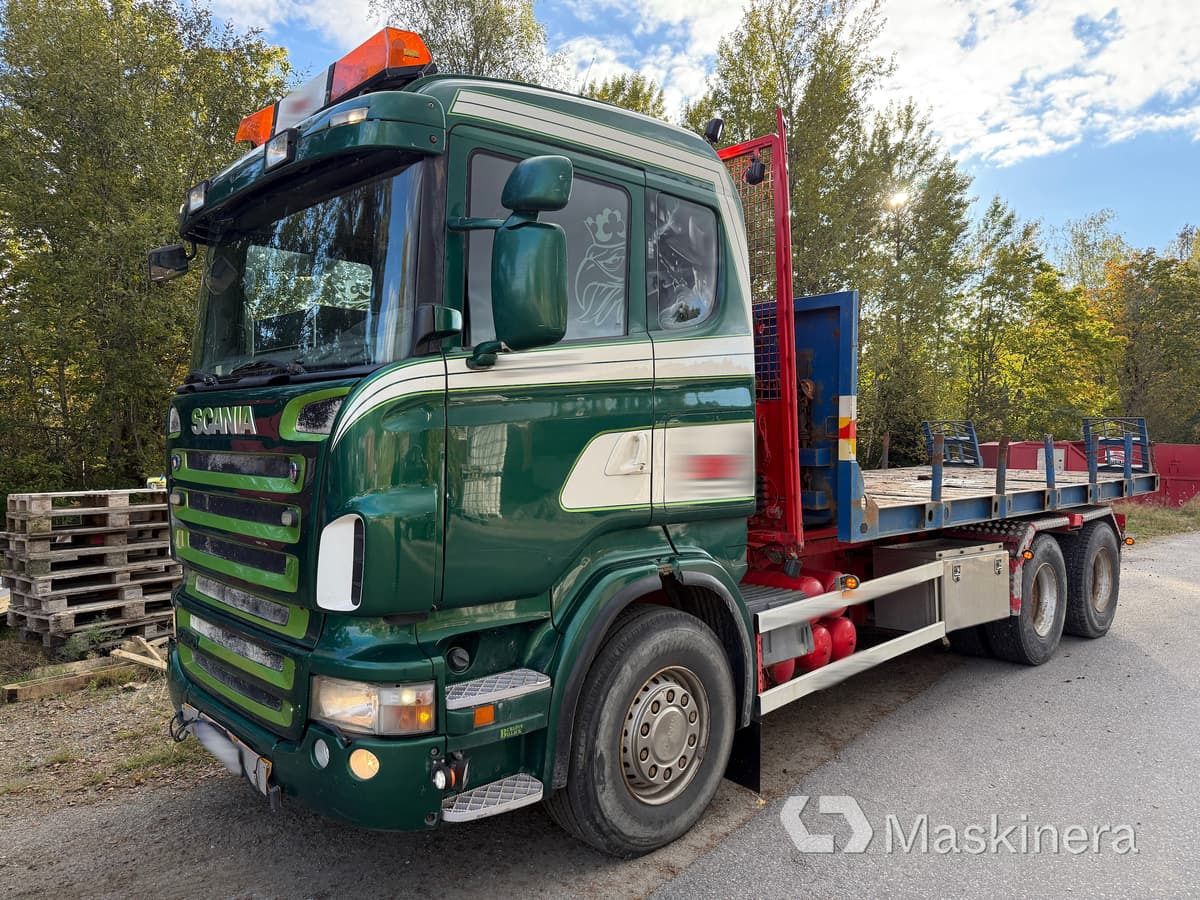 Lastväxlare Scania R420 6X4 Tridem med maskinflak och grusflak - Camion cu cârlig: Foto 1 Lastväxlare Scania R420 6X4 Tridem med maskinflak och grusflak - Camion cu cârlig: Foto 1