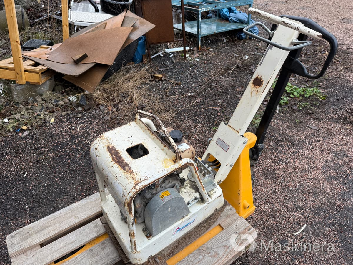 Markvibrator Swepac FB 145 - Placă compactoare: Foto 3 Markvibrator Swepac FB 145 - Placă compactoare: Foto 3